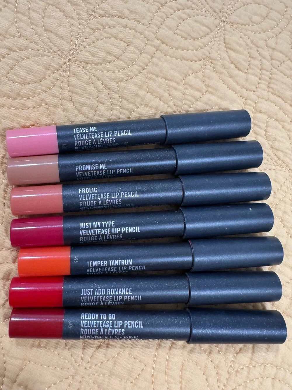 MAC VELVETEASE LIP PENCIL ROUGE A LEVRES